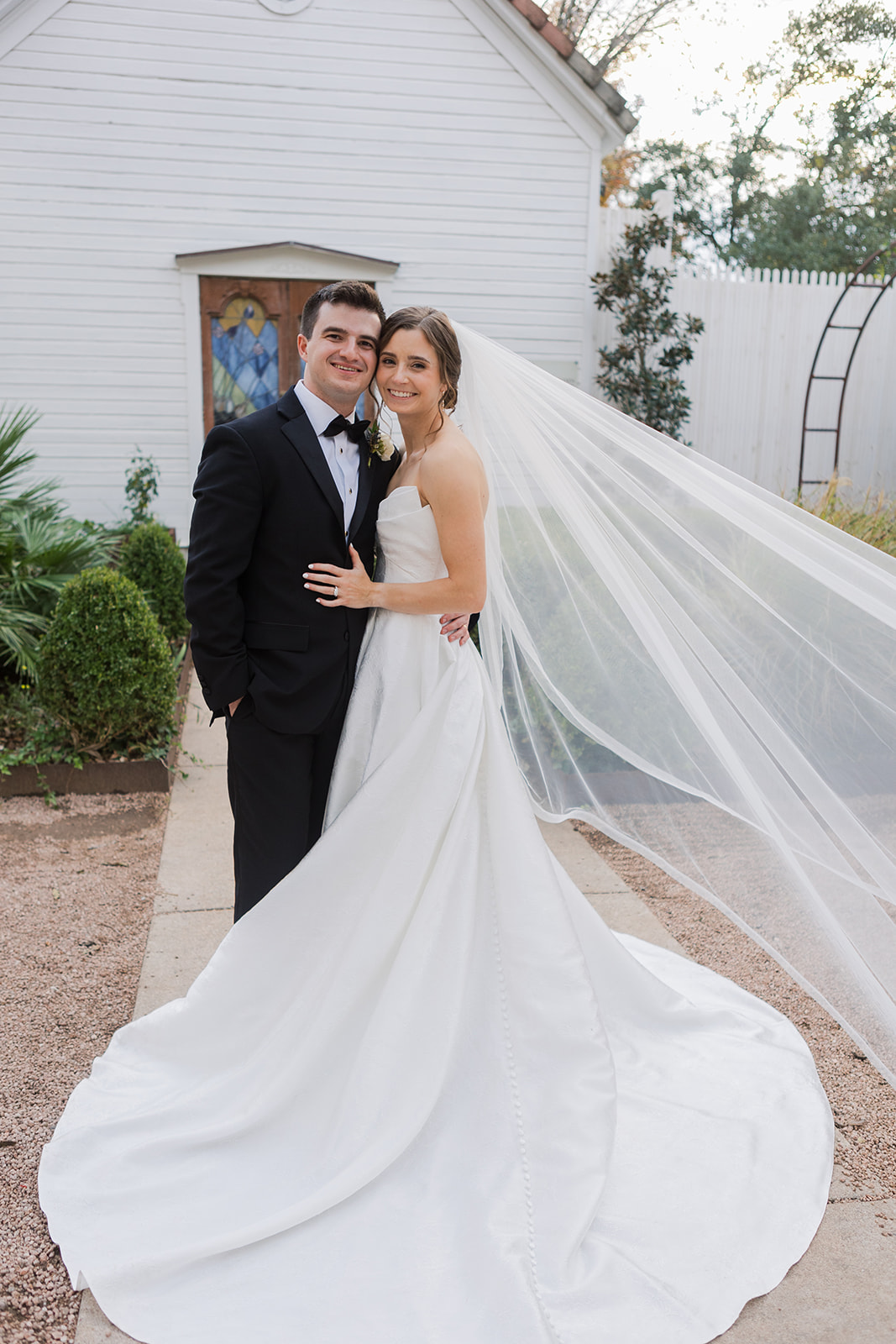 Barr Mansion Wedding Photos bride and groom portraits