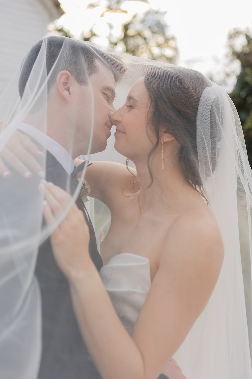 Barr Mansion Wedding Photos bride and groom portraits