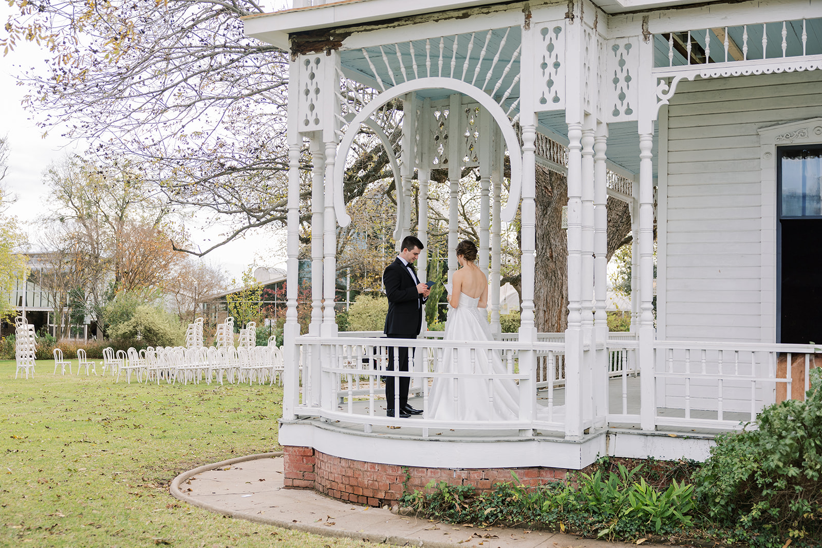Barr Mansion Wedding Photos bride and groom portraits