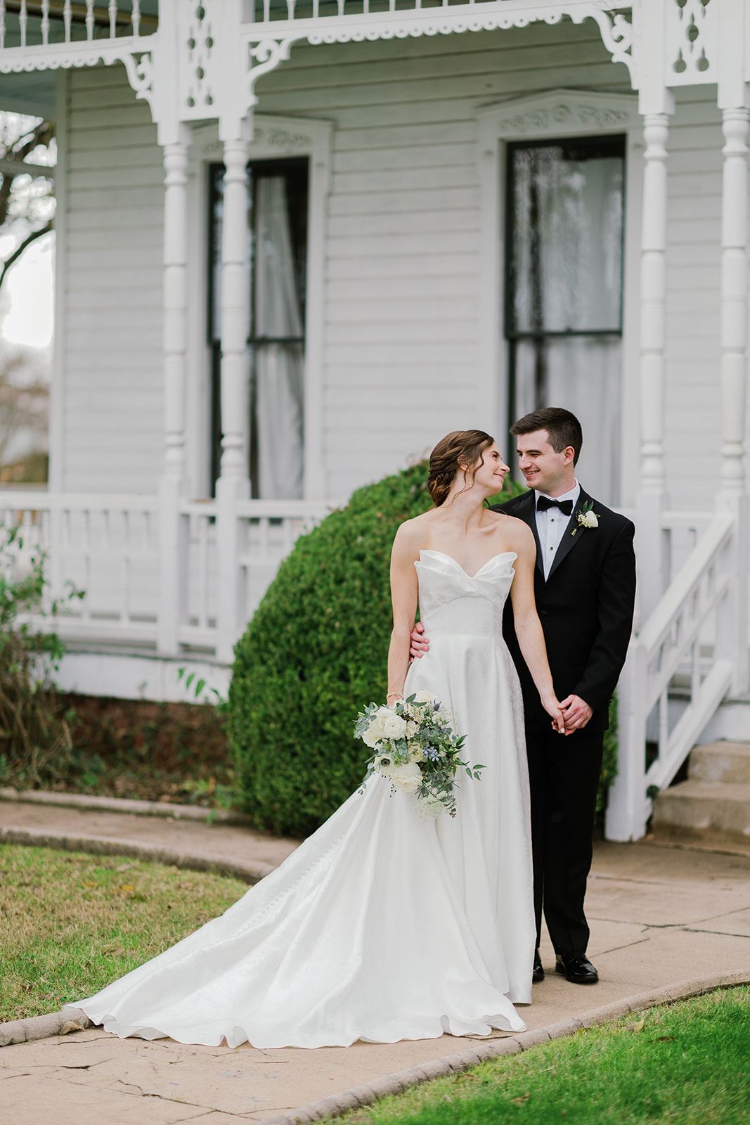 Barr Mansion Wedding Photos bride and groom portraits