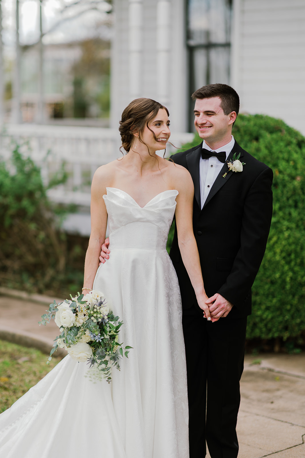 Barr Mansion Wedding Photos bride and groom portraits