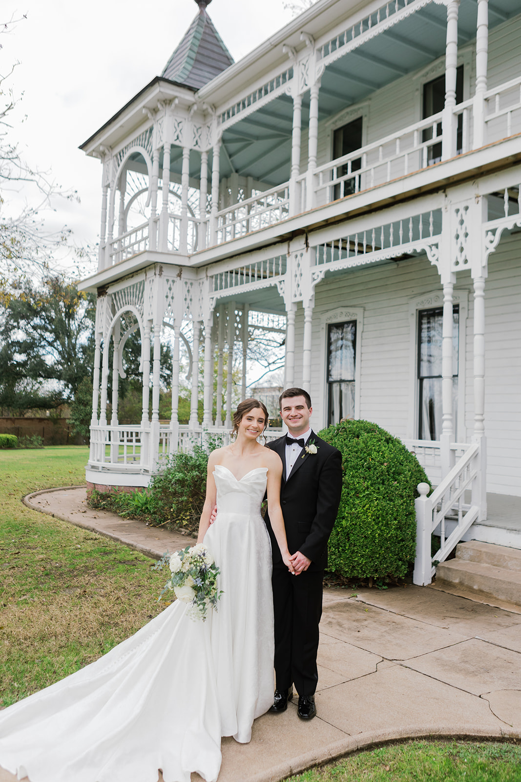 Barr Mansion Wedding Photos bride and groom portraits
